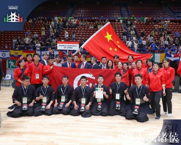 苏沪联合队夺得男子佩剑团体金牌